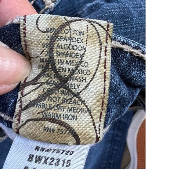 BKE MID RISE SABRINA BOOT, stretch jeans, women's size 28 x 31 1/2" - Picture 4 of 6